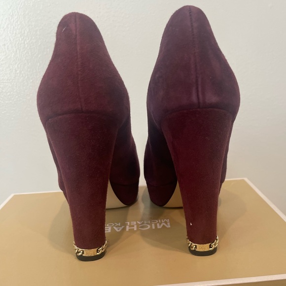 Michael Kors Sabrina Burgundy Chained Heel Suede Pump - Picture 8 of 8